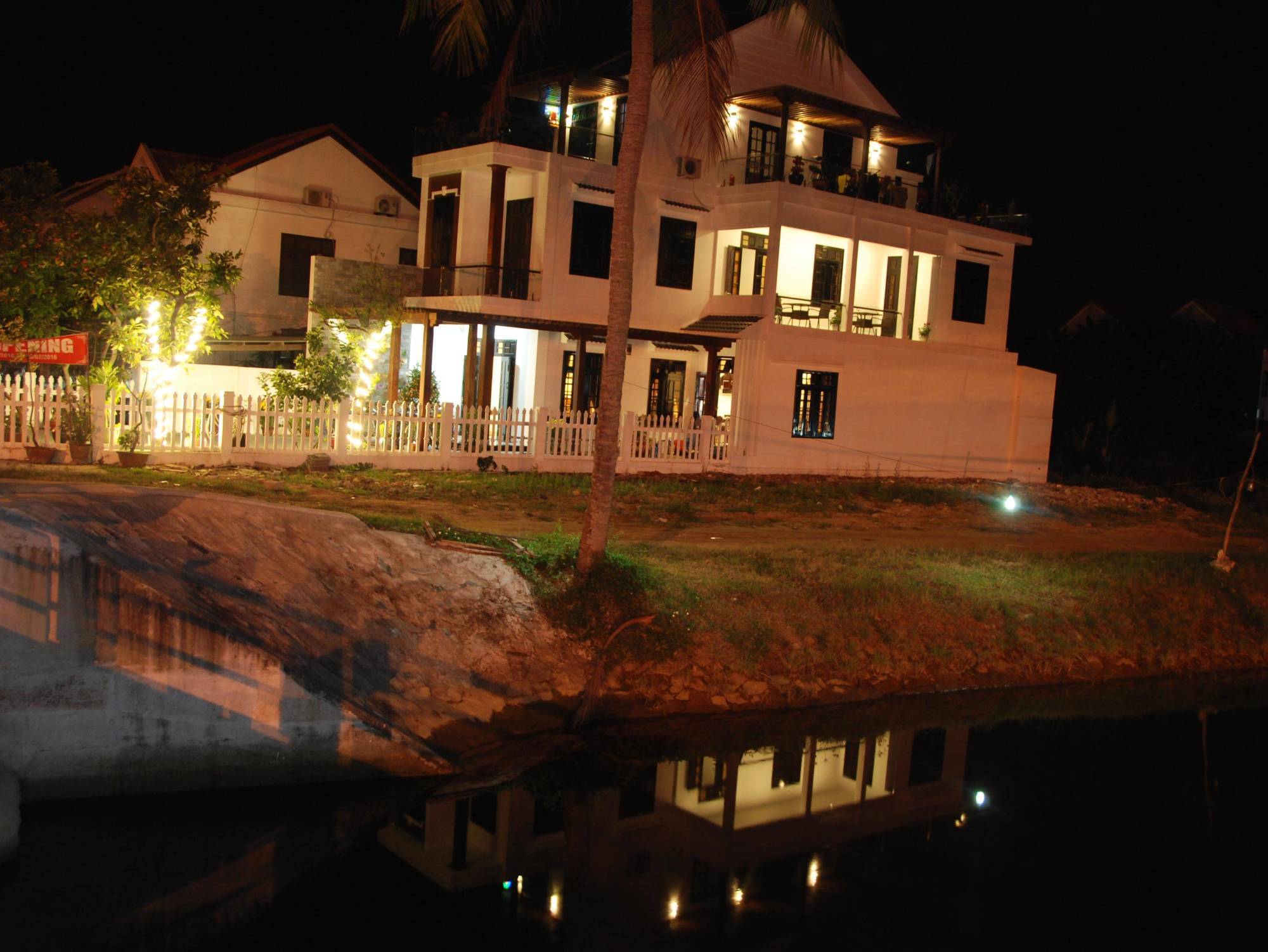 Azalea Homestay Hoi An Exteriör bild